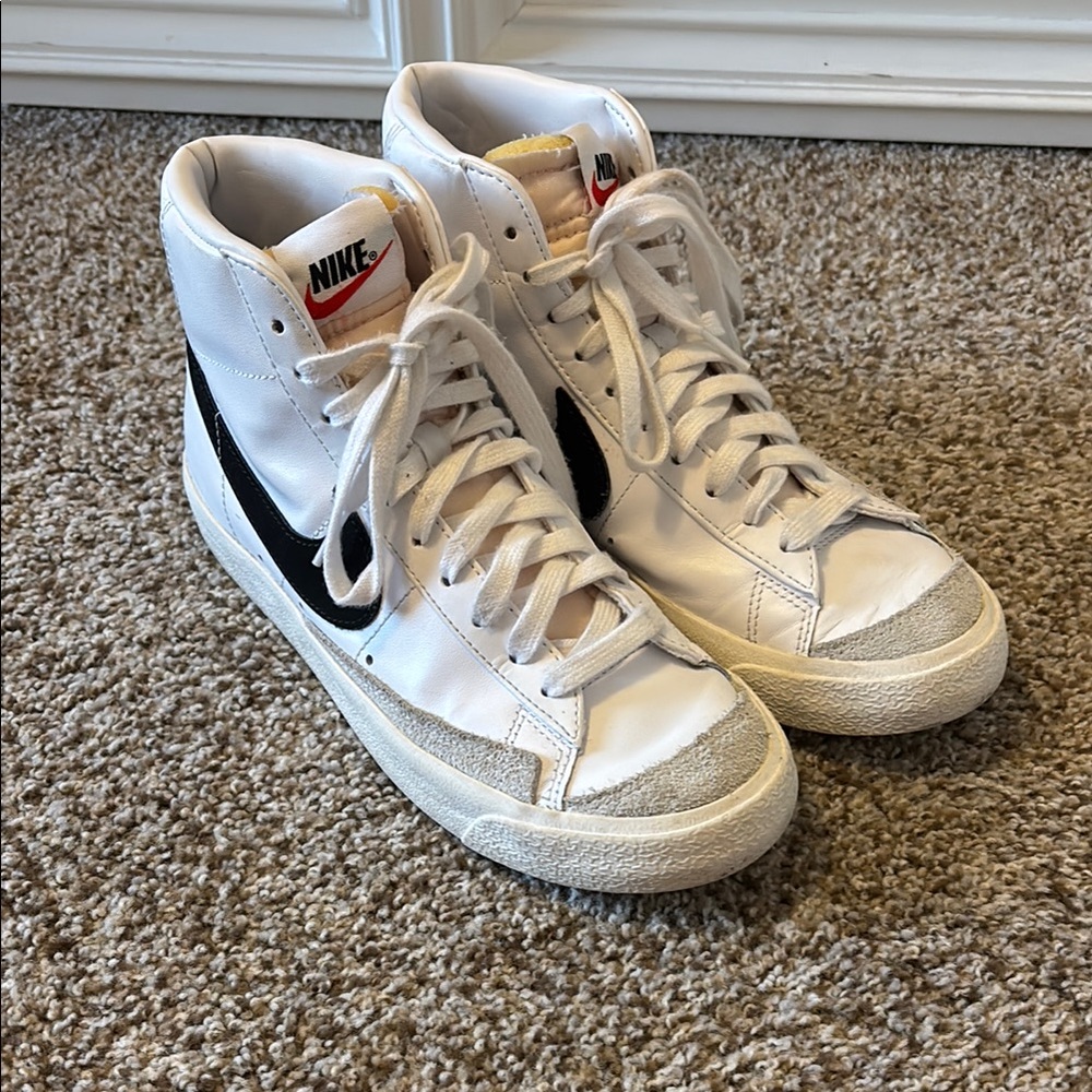 Nike White and Black High-Tops